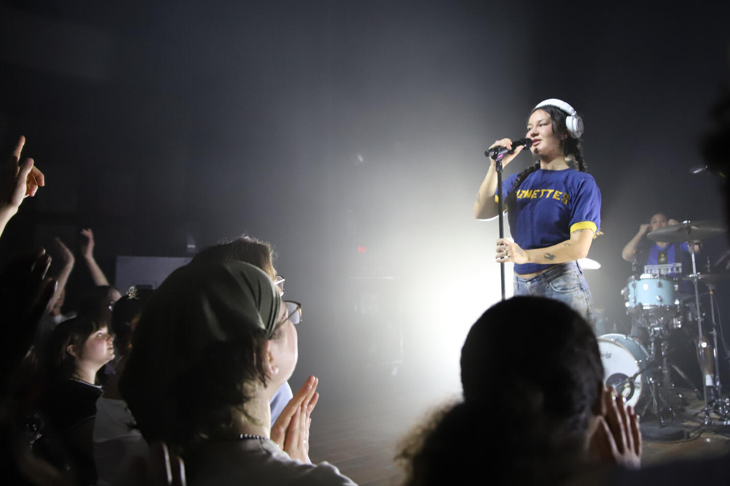 Singer Grace Shaw, also known as “Mallrat,” sings as the crowd cheers her on at Lincoln Hall on Friday, May 16, 2025. Shaw is from Australia and is doing a short U.S. tour with Anna Shoemaker.